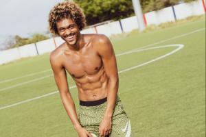 他不等了吗华裔球员陈达毅ins示好库拉索 他曾表示愿效力国足